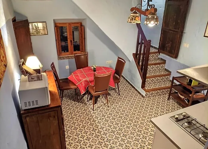 Acogedora Casa De Pueblo, Con Todas Las Comodidades